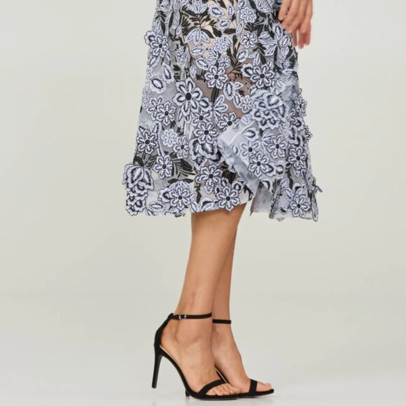 NWT $625 HELSI Mia Plunge Embroidered Midi Dress - MEDIUM - Picture 6 of 7